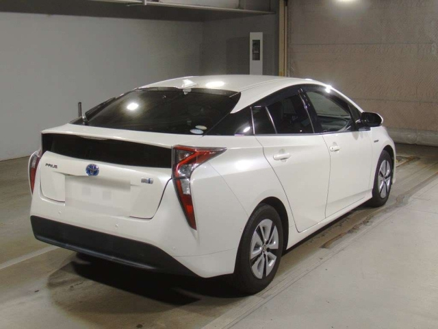 TOYOTA PRIUS 2016
