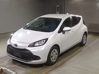 TOYOTA AQUA 2021