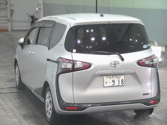 TOYOTA SIENTA 2016