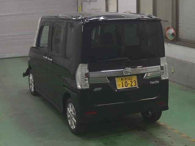 DAIHATSU TANTO 2013