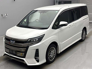 TOYOTA NOAH 2020