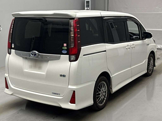 TOYOTA NOAH 2016