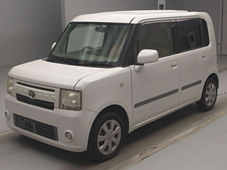 TOYOTA PIXIS SPACE
