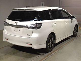 TOYOTA WISH 2017