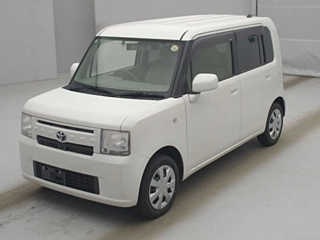 TOYOTA PIXIS SPACE