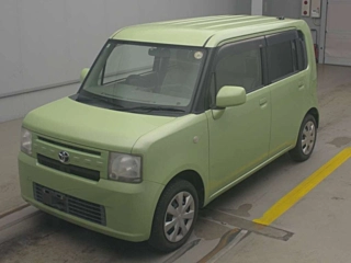 TOYOTA PIXIS SPACE