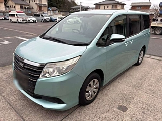 TOYOTA NOAH