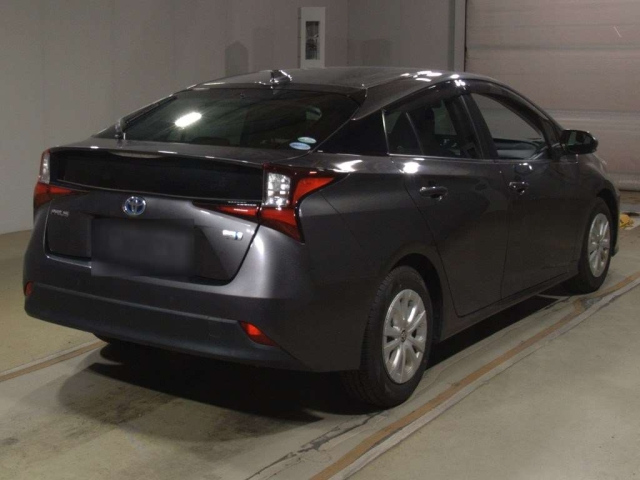 TOYOTA PRIUS 2021