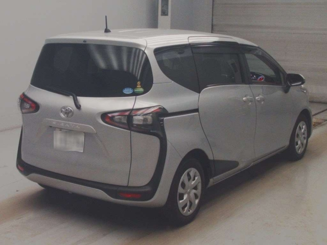 TOYOTA SIENTA 2018