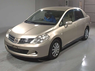 NISSAN TIIDA LATIO