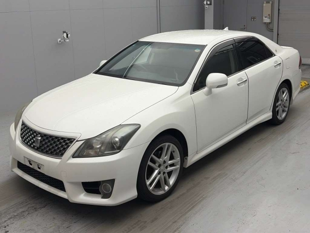 TOYOTA CROWN 2010