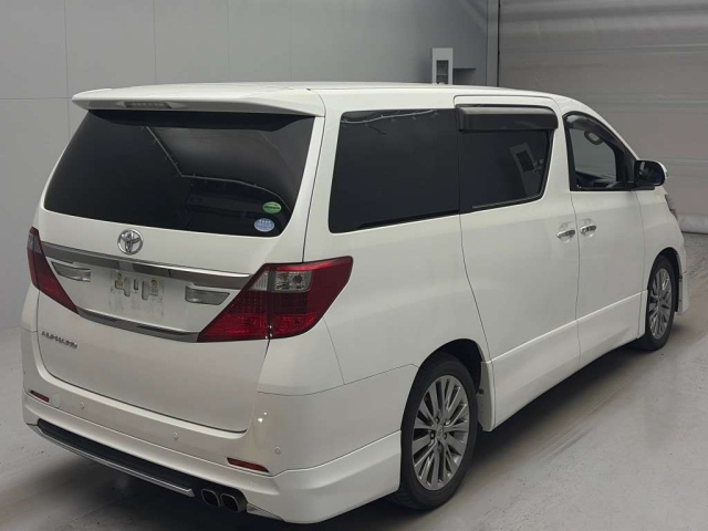 TOYOTA ALPHARD 2013