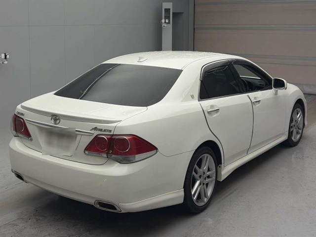 TOYOTA CROWN 2010