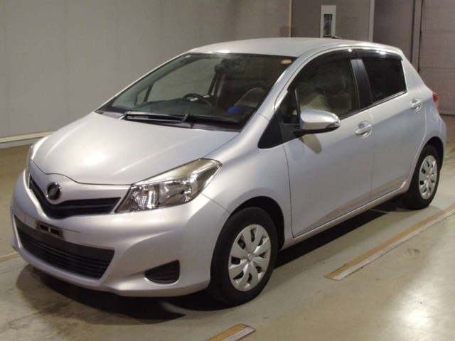 TOYOTA VITZ 2014