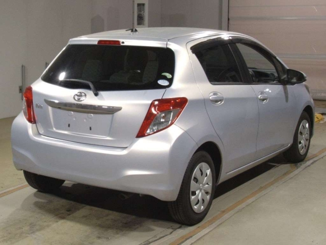 TOYOTA VITZ 2014