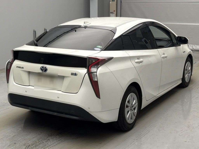 TOYOTA PRIUS 2018