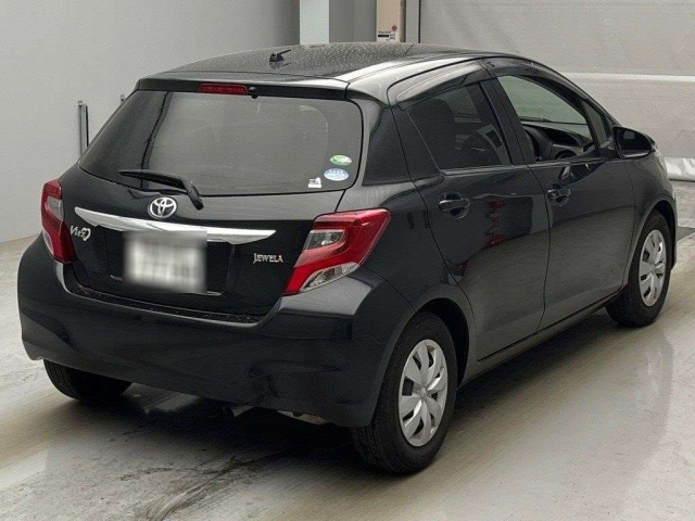 TOYOTA VITZ 2015
