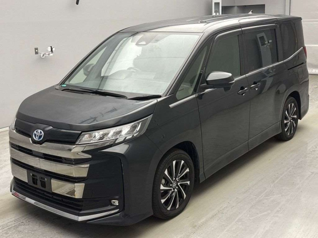 TOYOTA NOAH 2022