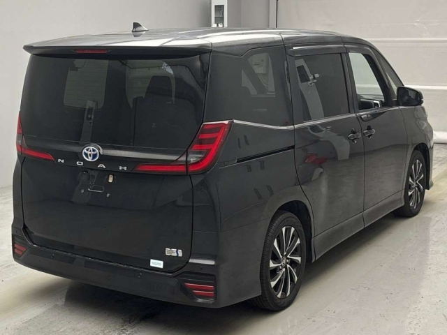 TOYOTA NOAH 2022