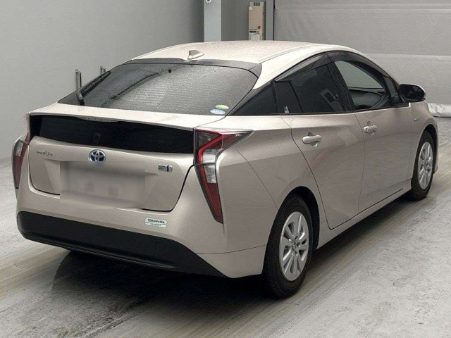 TOYOTA PRIUS 2016