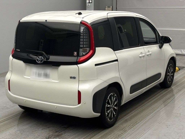 TOYOTA SIENTA 2023