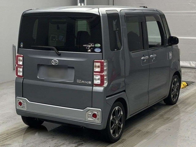 DAIHATSU WAKE 2016