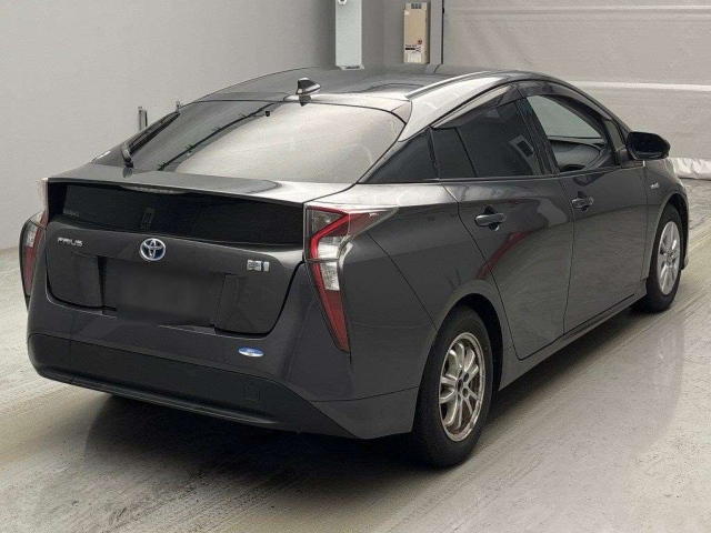 TOYOTA PRIUS 2018