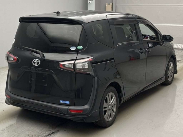 TOYOTA SIENTA 2017