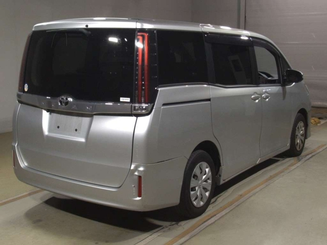 TOYOTA NOAH 2020