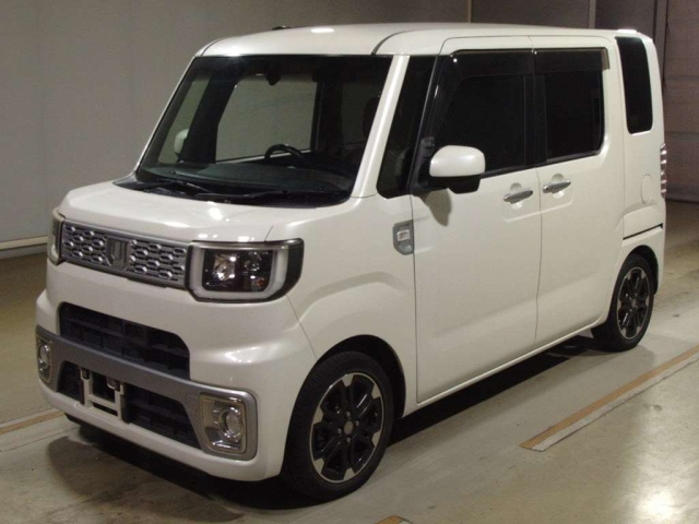 DAIHATSU WAKE 2015