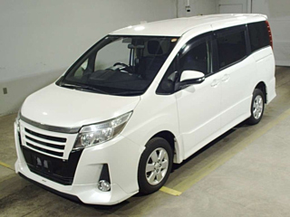 Toyota Noah 2015