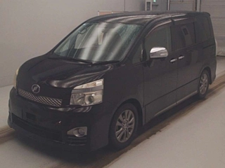 Toyota Voxy 2013