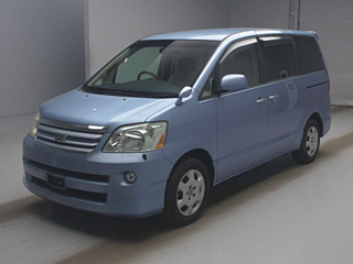 Toyota Noah 2006