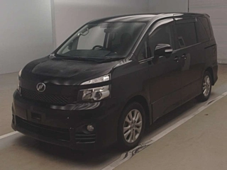 Toyota Voxy 2010