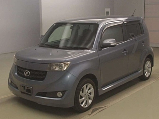 Toyota bB 2011