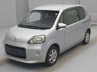 Toyota Porte 2012