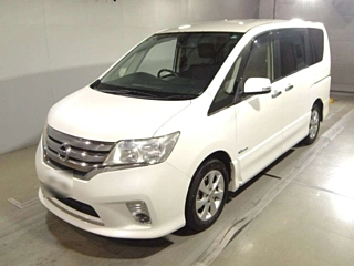 Nissan Serena 2013
