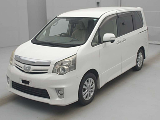 Toyota Noah 2011