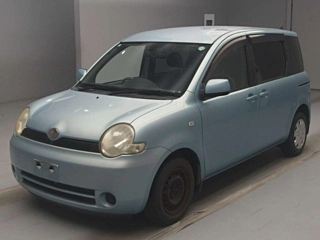 Toyota Sienta 2005
