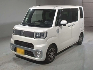 Daihatsu Wake 2015