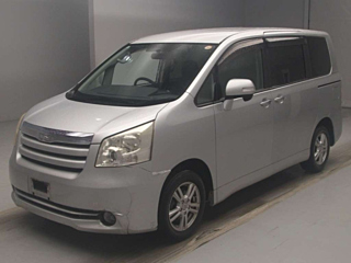 Toyota Noah 2009