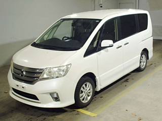Nissan Serena 2013