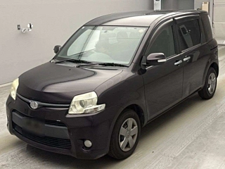 Toyota Sienta 2011
