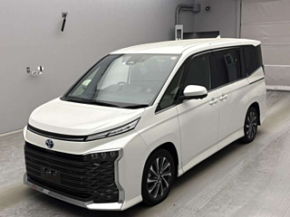 Toyota Voxy 2023