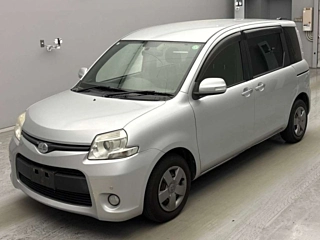 Toyota Sienta 2015