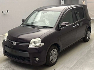 Toyota Sienta 2013