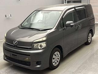Toyota Voxy 2010
