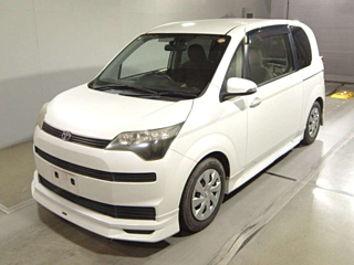Toyota Spade 2013
