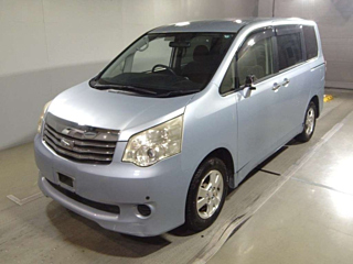 Toyota Noah 2012