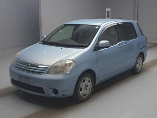 Toyota Raum 2005